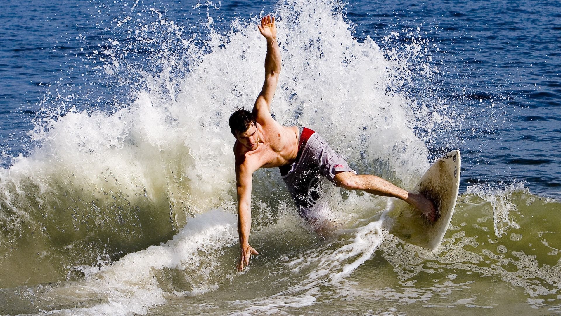 爱游戏电竞官网-法甲：蒙彼利埃爆冷击败豪门，保级希望重燃，蒙彼利埃法甲夺冠阵容