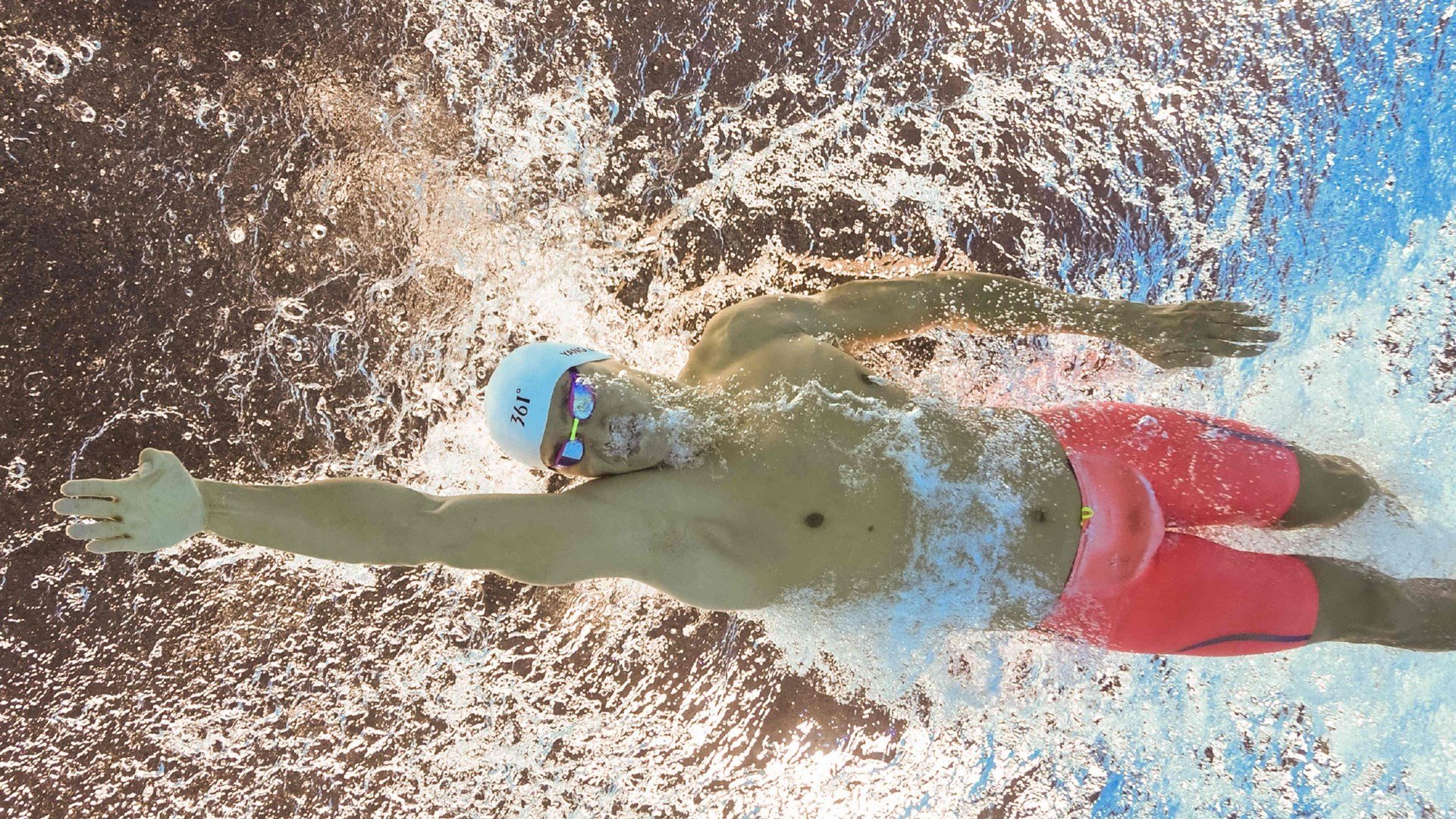 AYX SPORTS-粉丝狂欢夜：线上线下全力助威助阵，粉丝活动